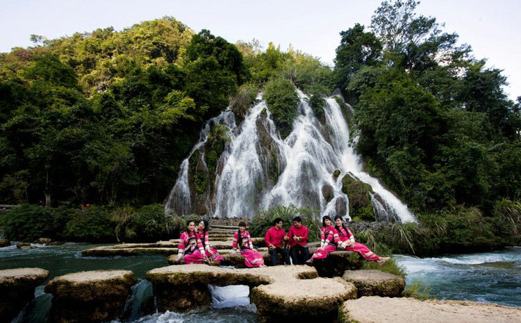 旅游區瀑布景觀圖片 旅游區瀑布景觀圖片